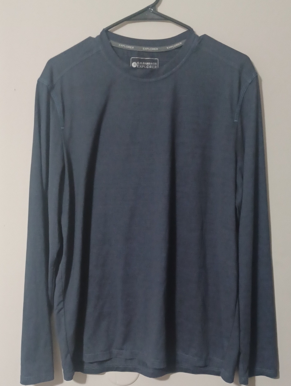 G.H. Bass & Co. Long Sleeve Crewneck Shirt - Navy Blue. New Without Tags. Size M